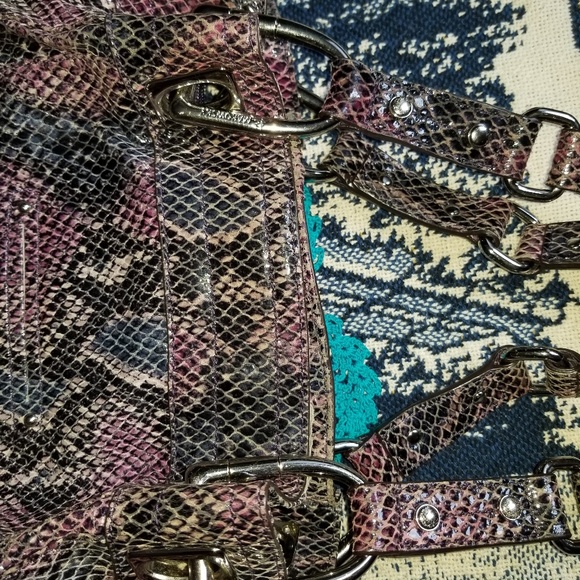 B Makovsky 100% Genuine Leather Shoulder Bag. Your best carry-on travel bestie ❤ - Picture 5 of 6